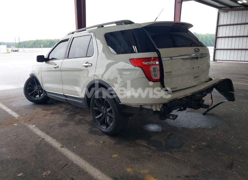 Photo 3 of 2012 Ford Explorer XLT (VIN 1FMHK8D88CGA43990)