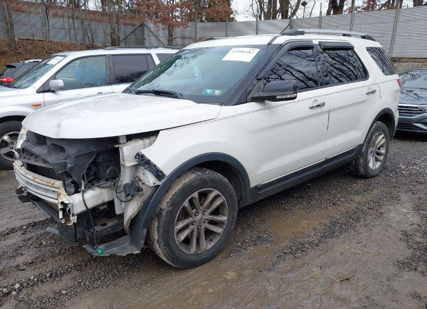 Photo 2 of 2011 Ford Explorer XLT (VIN 1FMHK8D8XBGA66475)