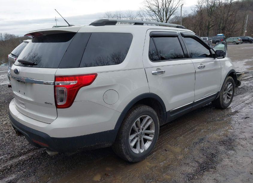 Photo 4 of 2011 Ford Explorer XLT (VIN 1FMHK8D8XBGA66475)