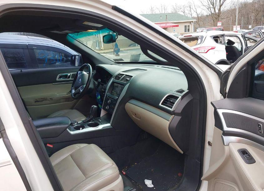 Photo 5 of 2011 Ford Explorer XLT (VIN 1FMHK8D8XBGA66475)