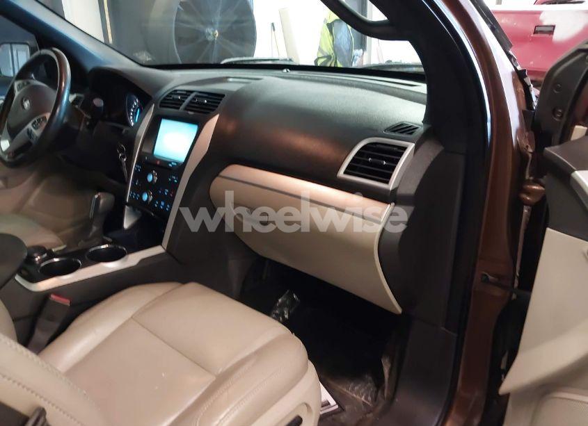 Photo 5 of 2011 Ford Explorer XLT (VIN 1FMHK8D8XBGA75774)