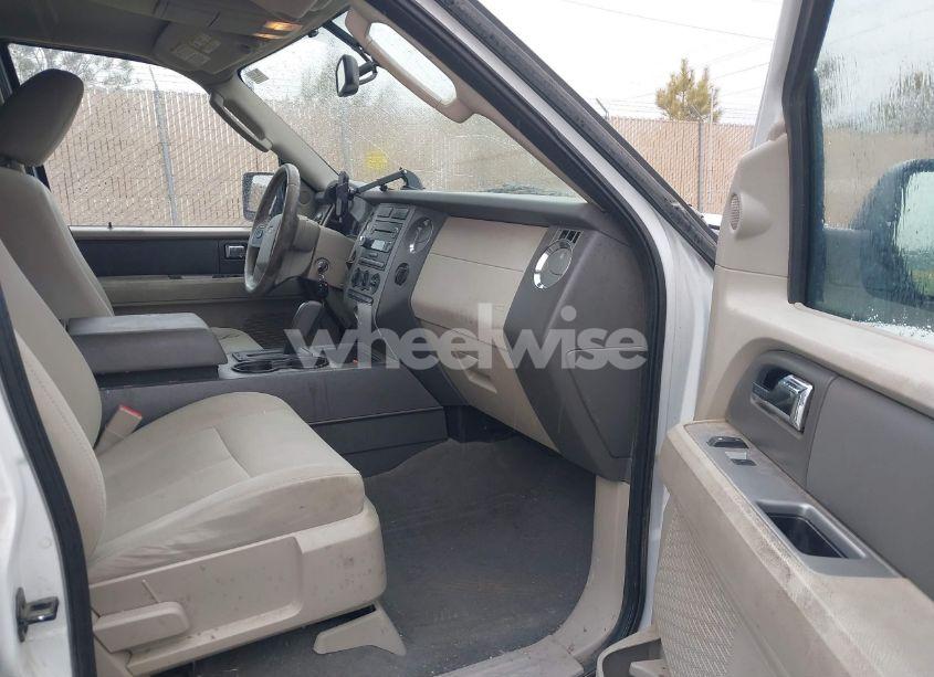 Photo 5 of 2010 Ford Expedition EL XLT (VIN 1FMJK1F51AEB20946)