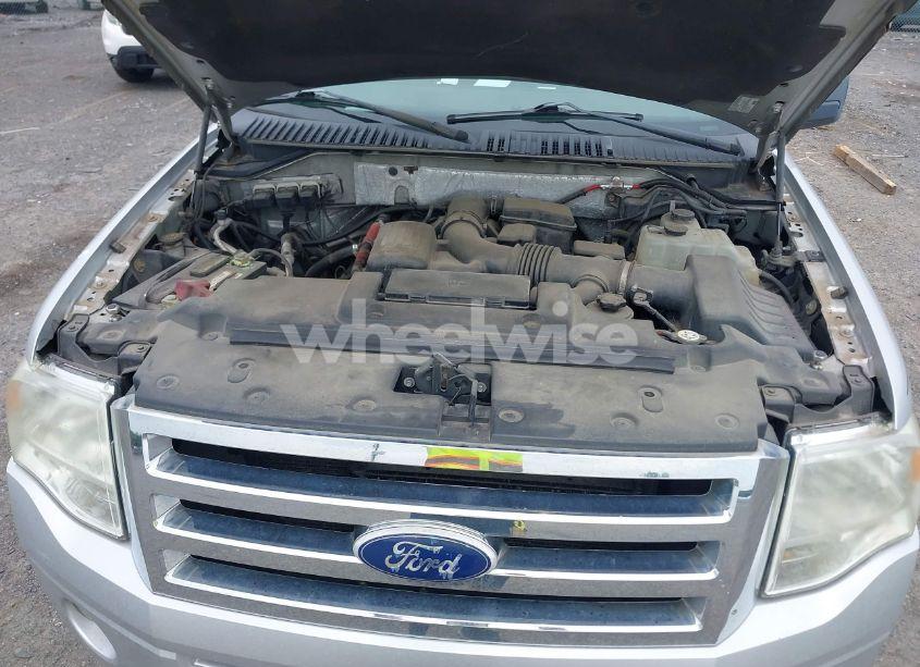 Photo 10 of 2010 Ford Expedition EL XLT (VIN 1FMJK1G54AEA87911)