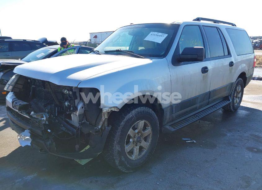 Photo 2 of 2015 Ford Expedition EL XL (VIN 1FMJK1GT0FEF41139)