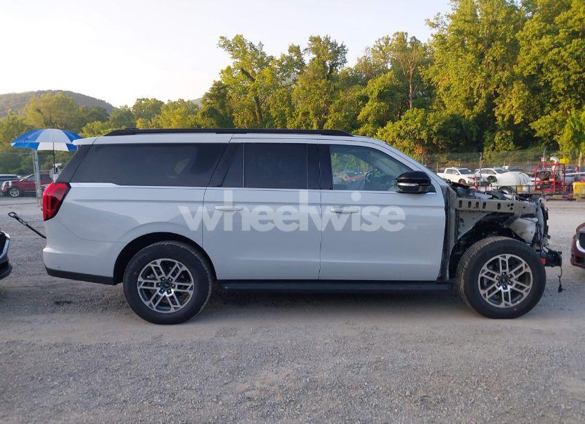 Photo 13 of 2025 Ford Expedition ACTIVE MAX (VIN 1FMJK1H81SEA12321)