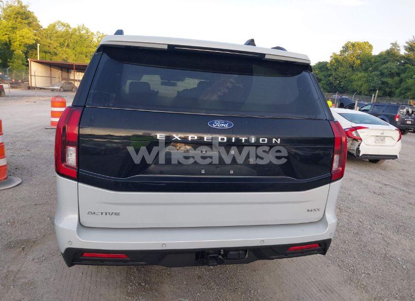 Photo 16 of 2025 Ford Expedition ACTIVE MAX (VIN 1FMJK1H81SEA12321)