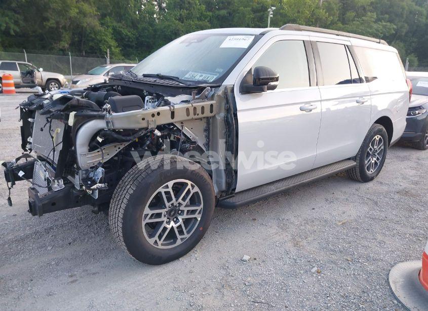 Photo 2 of 2025 Ford Expedition ACTIVE MAX (VIN 1FMJK1H81SEA12321)