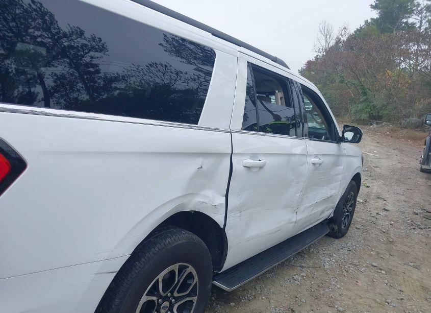 Photo 6 of 2023 Ford Expedition XLT MAX (VIN 1FMJK1H82PEA16417)