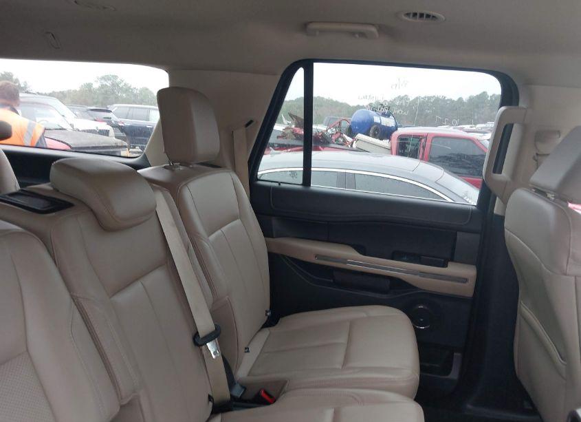 Photo 8 of 2023 Ford Expedition XLT MAX (VIN 1FMJK1H82PEA16417)
