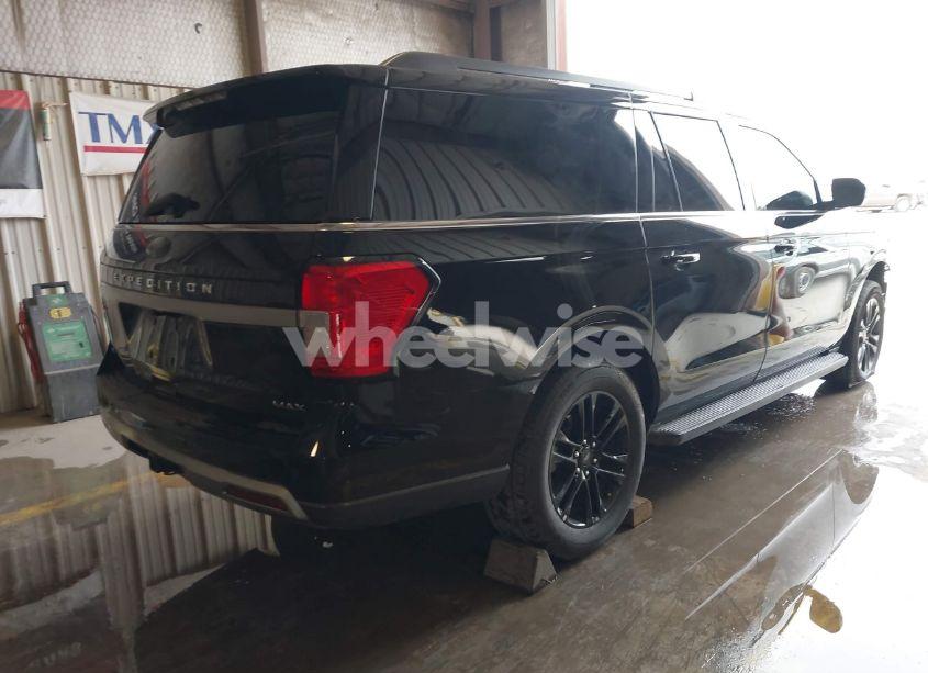 Photo 4 of 2024 Ford Expedition XLT MAX (VIN 1FMJK1H82REA79083)