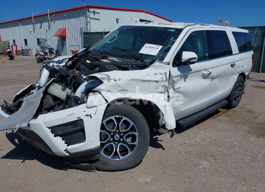 Photo 2 of 2024 Ford Expedition XLT MAX (VIN 1FMJK1H83REA29230)