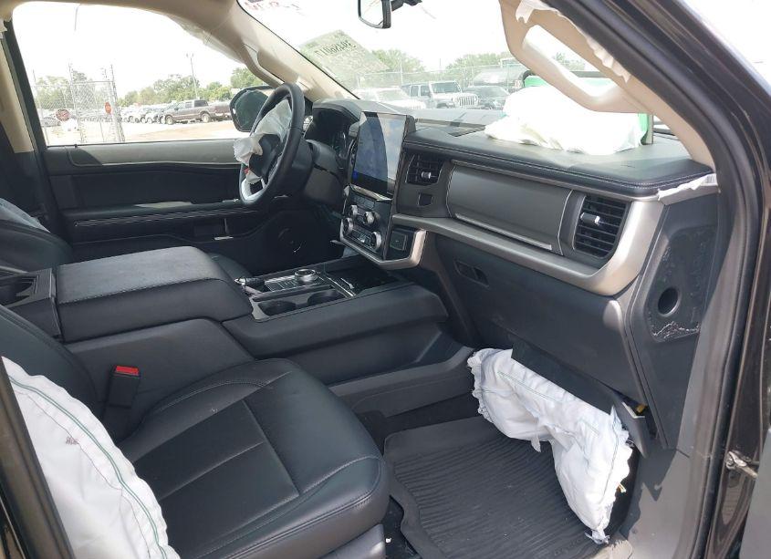 Photo 5 of 2024 Ford Expedition XLT MAX (VIN 1FMJK1H83REA42799)