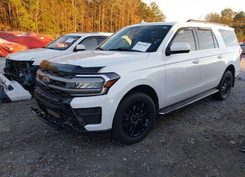 Photo 2 of 2023 Ford Expedition XLT MAX (VIN 1FMJK1H84PEA62086)
