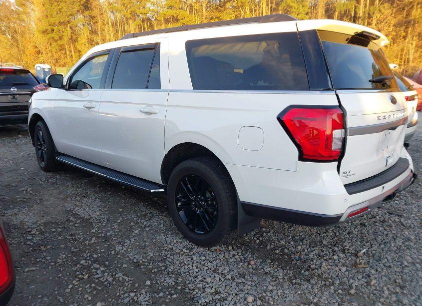 Photo 3 of 2023 Ford Expedition XLT MAX (VIN 1FMJK1H84PEA62086)