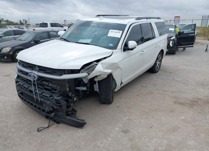 Photo 2 of 2024 Ford Expedition XLT MAX (VIN 1FMJK1H84REA17202)
