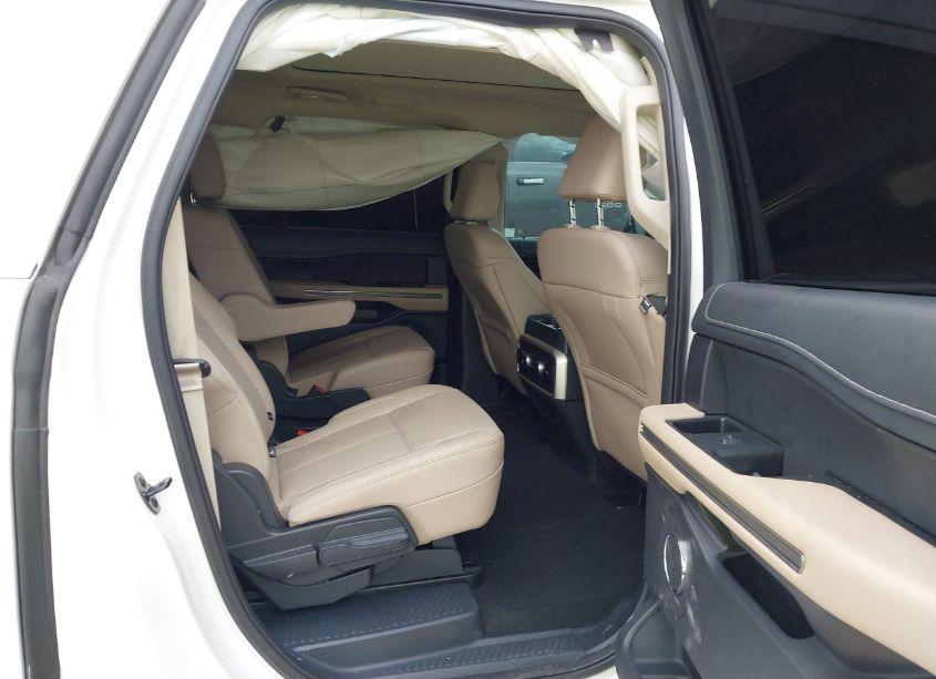 Photo 8 of 2024 Ford Expedition XLT MAX (VIN 1FMJK1H84REA17202)