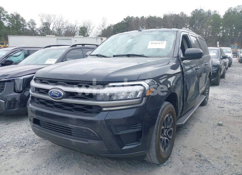Photo 2 of 2023 Ford Expedition XLT MAX (VIN 1FMJK1H85PEA03807)