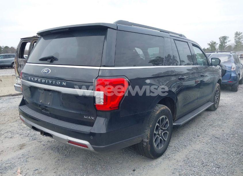 Photo 4 of 2023 Ford Expedition XLT MAX (VIN 1FMJK1H85PEA03807)