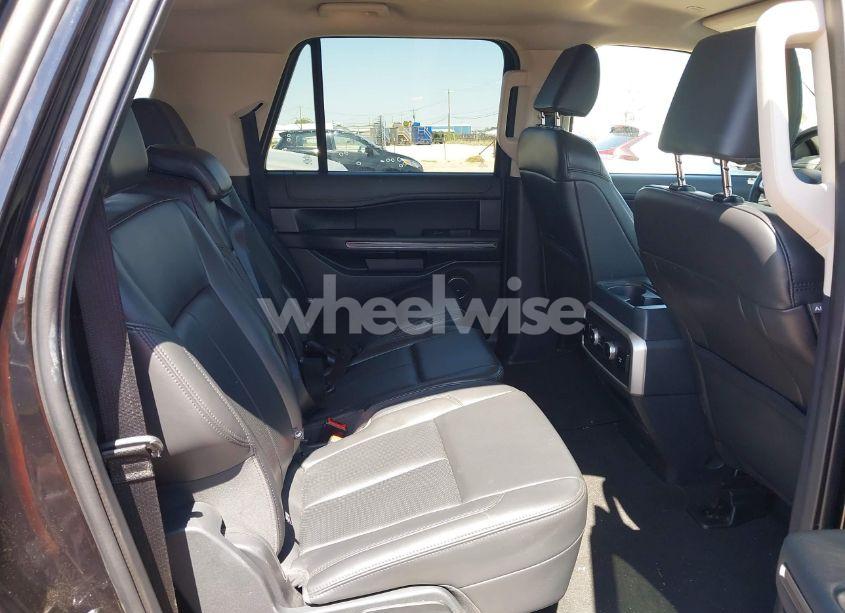 Photo 8 of 2024 Ford Expedition XLT MAX (VIN 1FMJK1H85REA62813)