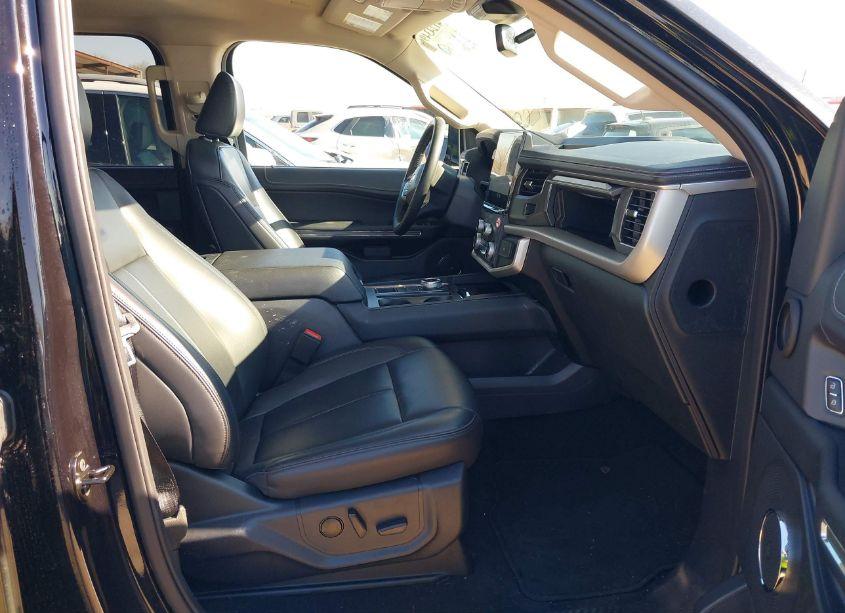 Photo 5 of 2024 Ford Expedition XLT MAX (VIN 1FMJK1H86REA59127)