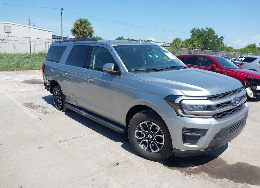 2024 Ford Expedition XLT MAX (VIN 1FMJK1H87REA27335) main photo