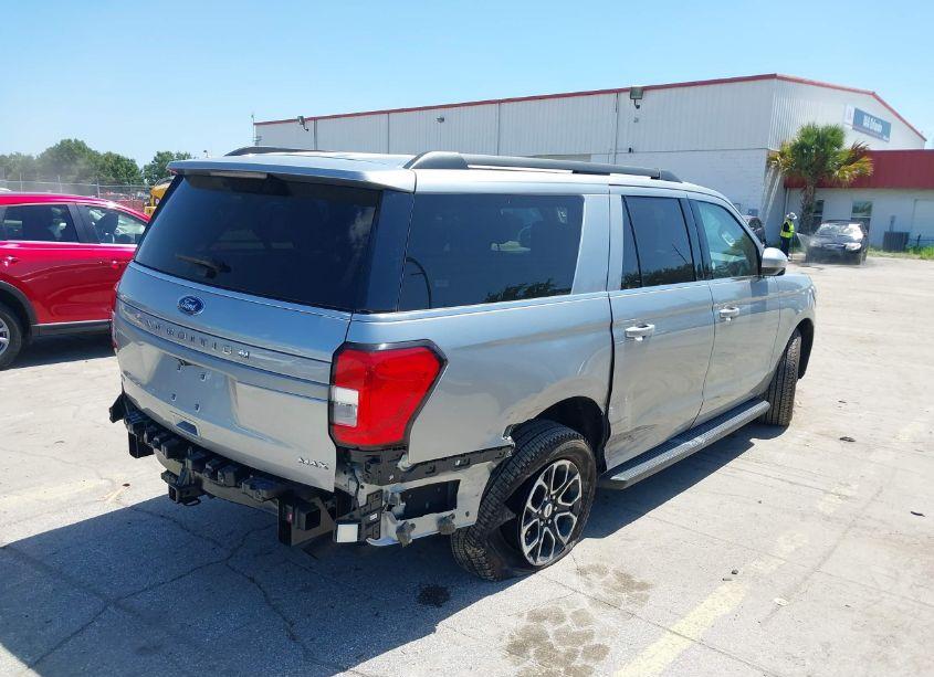 Photo 4 of 2024 Ford Expedition XLT MAX (VIN 1FMJK1H87REA27335)