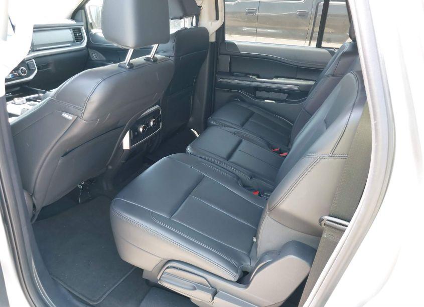 Photo 8 of 2024 Ford Expedition XLT MAX (VIN 1FMJK1H87REA27335)