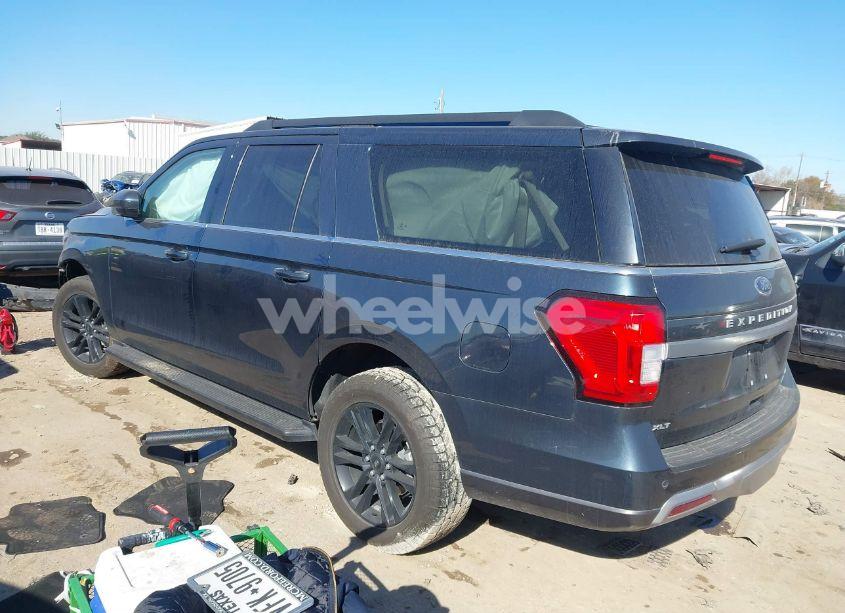 Photo 3 of 2024 Ford Expedition XLT MAX (VIN 1FMJK1H87REA31577)