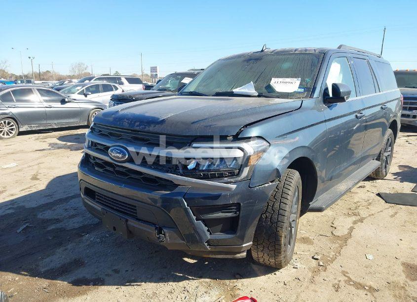 Photo 6 of 2024 Ford Expedition XLT MAX (VIN 1FMJK1H87REA31577)