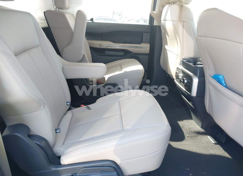 Photo 8 of 2024 Ford Expedition XLT MAX (VIN 1FMJK1H87REA31577)
