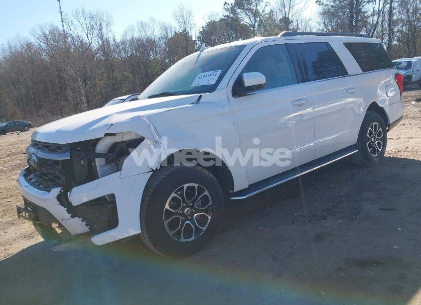 Photo 2 of 2023 Ford Expedition XLT MAX (VIN 1FMJK1H88PEA03834)