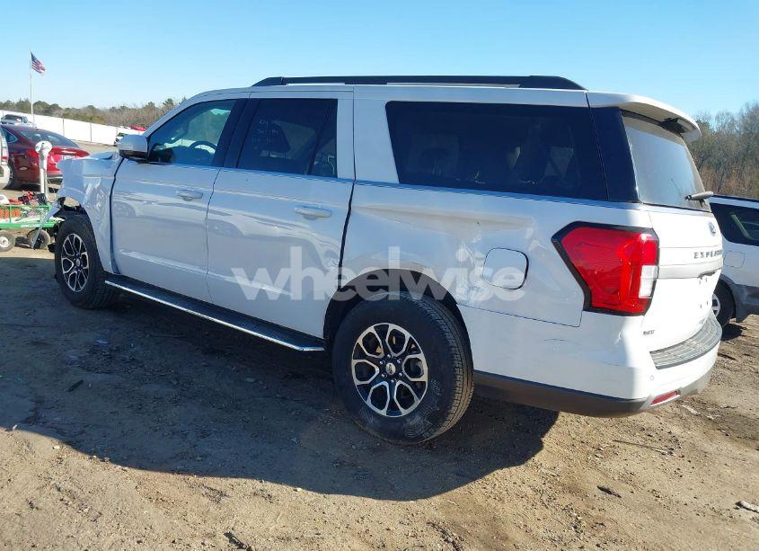 Photo 3 of 2023 Ford Expedition XLT MAX (VIN 1FMJK1H88PEA03834)