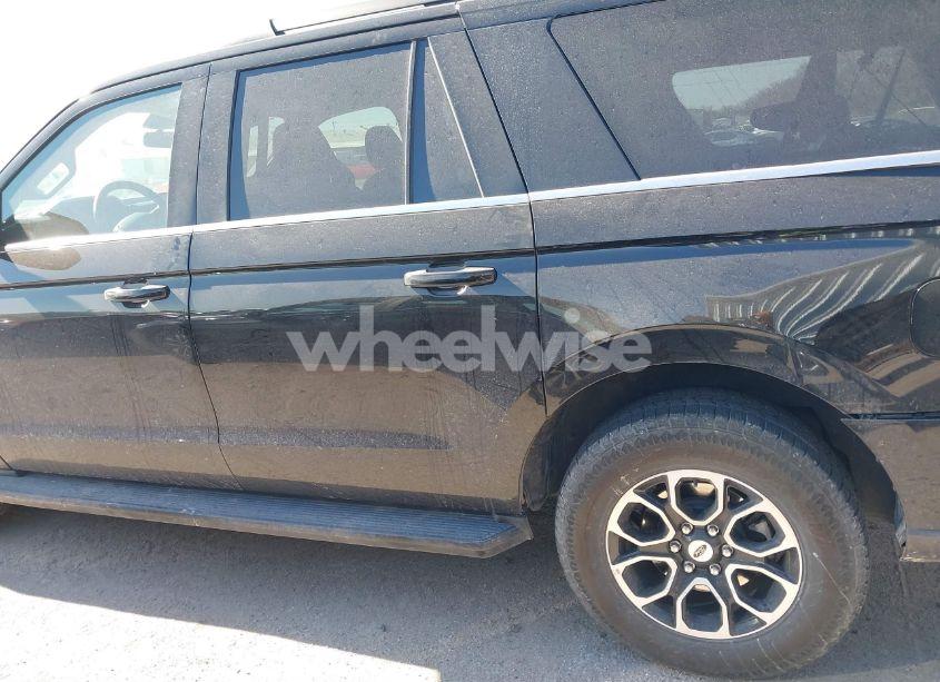Photo 15 of 2024 Ford Expedition XLT MAX (VIN 1FMJK1H88REA31328)