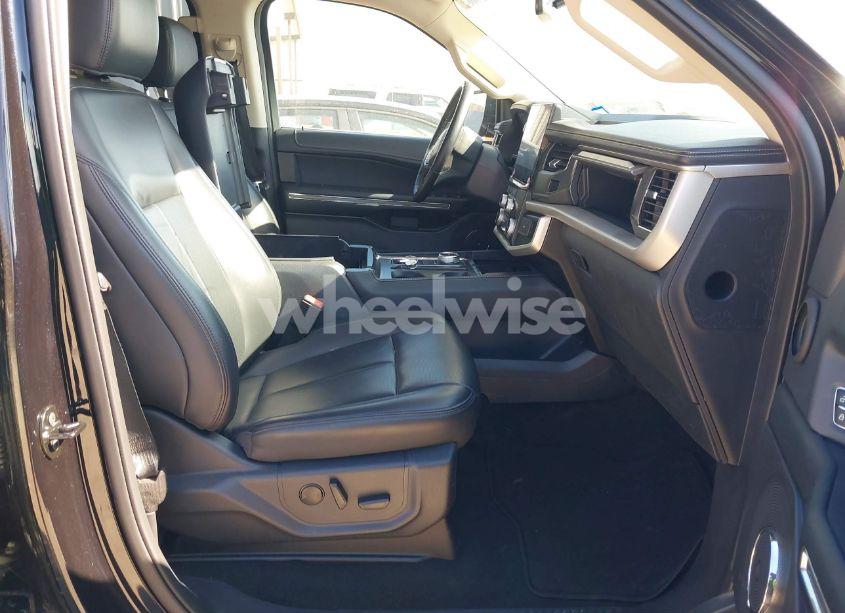 Photo 5 of 2024 Ford Expedition XLT MAX (VIN 1FMJK1H88REA31328)