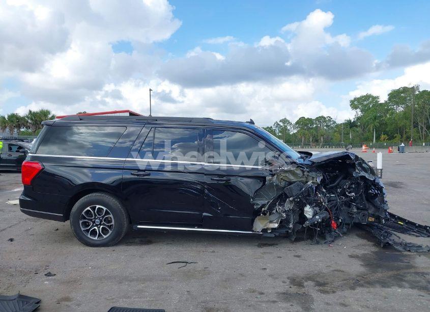 Photo 13 of 2023 Ford Expedition XLT MAX (VIN 1FMJK1H89PEA28645)