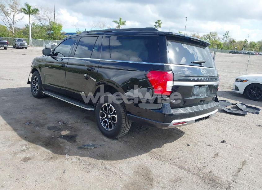 Photo 3 of 2023 Ford Expedition XLT MAX (VIN 1FMJK1H89PEA28645)