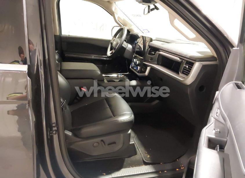 Photo 5 of 2024 Ford Expedition XLT MAX (VIN 1FMJK1H89REA50194)