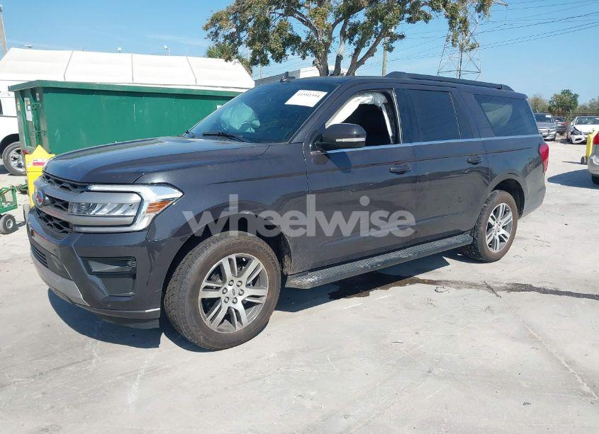 Photo 2 of 2024 Ford Expedition XLT MAX (VIN 1FMJK1H89REA68582)