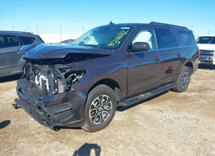 Photo 2 of 2024 Ford Expedition XLT MAX (VIN 1FMJK1H8XREA35557)