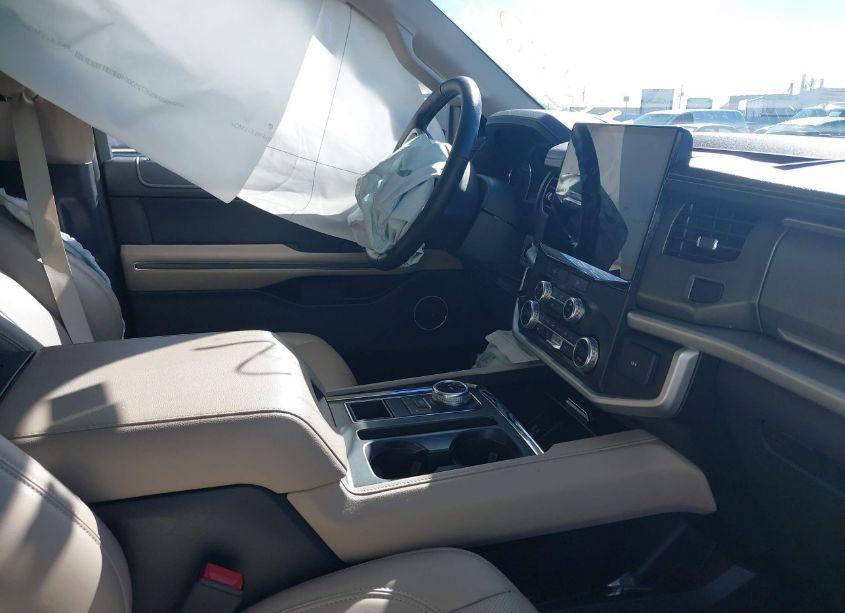 Photo 5 of 2024 Ford Expedition XLT MAX (VIN 1FMJK1H8XREA35557)