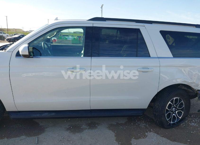 Photo 14 of 2024 Ford Expedition XLT MAX (VIN 1FMJK1H8XREA38197)