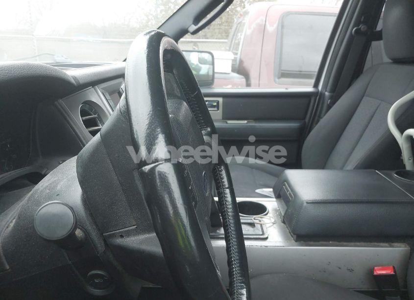 Photo 7 of 2017 Ford Expedition EL XLT (VIN 1FMJK1HT1HEA01641)