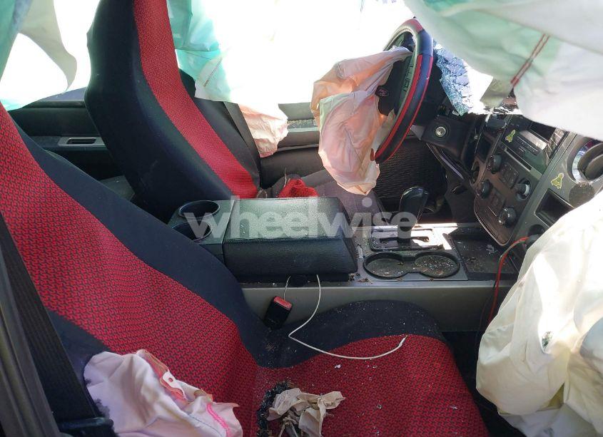 Photo 5 of 2017 Ford Expedition EL XLT (VIN 1FMJK1HT2HEA12177)