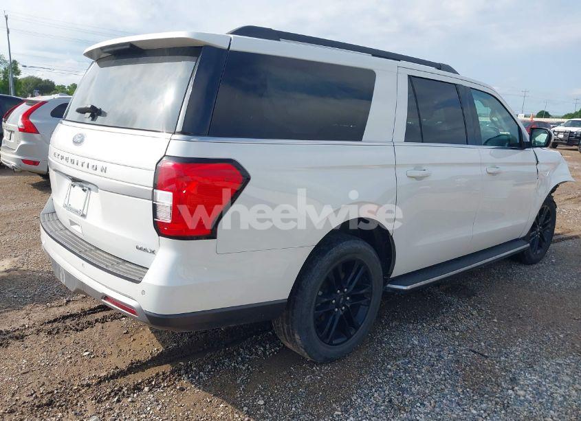 Photo 4 of 2022 Ford Expedition XLT MAX (VIN 1FMJK1HT3NEA48763)
