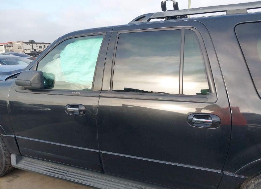 Photo 15 of 2015 Ford Expedition EL XLT (VIN 1FMJK1HT4FEF25377)