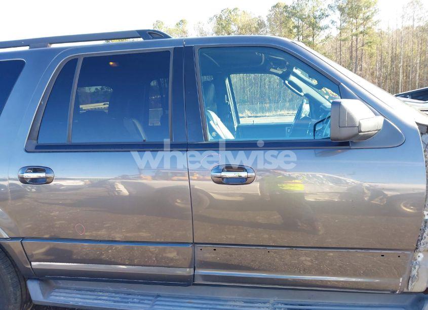 Photo 13 of 2017 Ford Expedition EL XLT (VIN 1FMJK1HT5HEA02260)