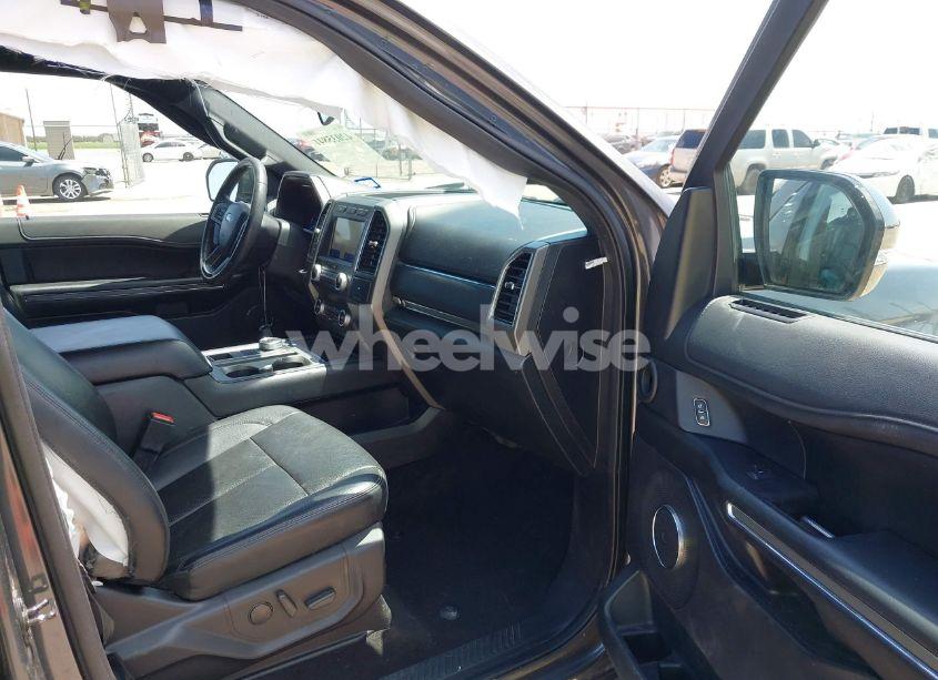 Photo 5 of 2020 Ford Expedition XLT MAX (VIN 1FMJK1HT6LEA06259)