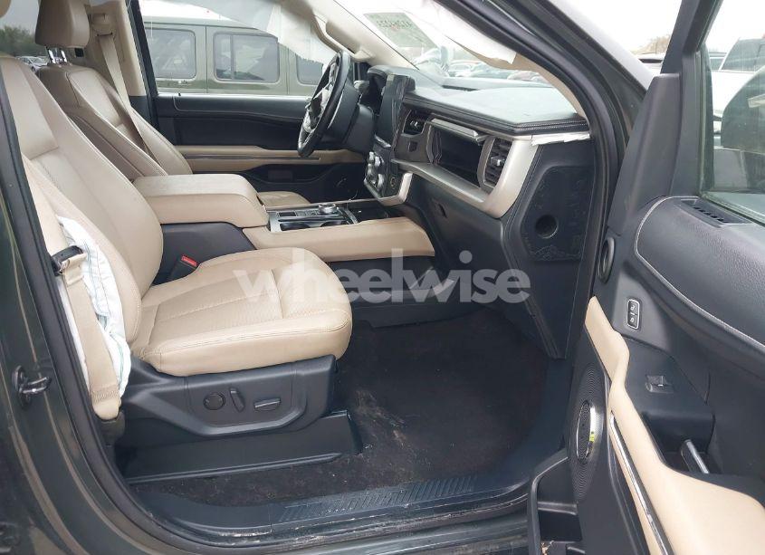 Photo 5 of 2022 Ford Expedition XLT MAX (VIN 1FMJK1HT6NEA56873)