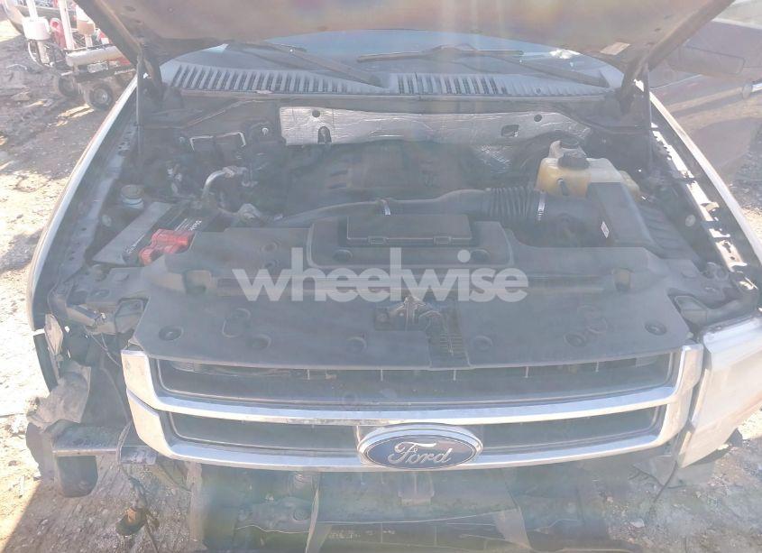 Photo 10 of 2015 Ford Expedition EL XLT (VIN 1FMJK1HT8FEF10896)