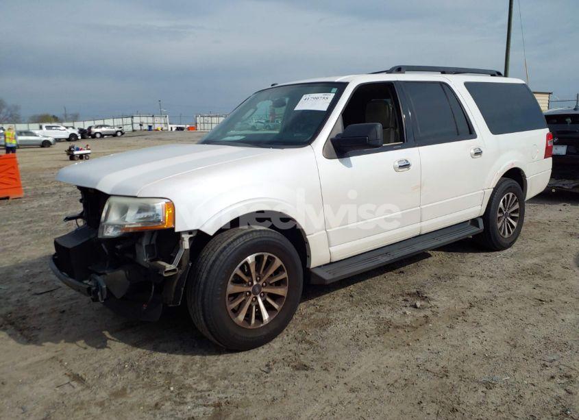Photo 2 of 2017 Ford Expedition EL XLT (VIN 1FMJK1HT8HEA52523)